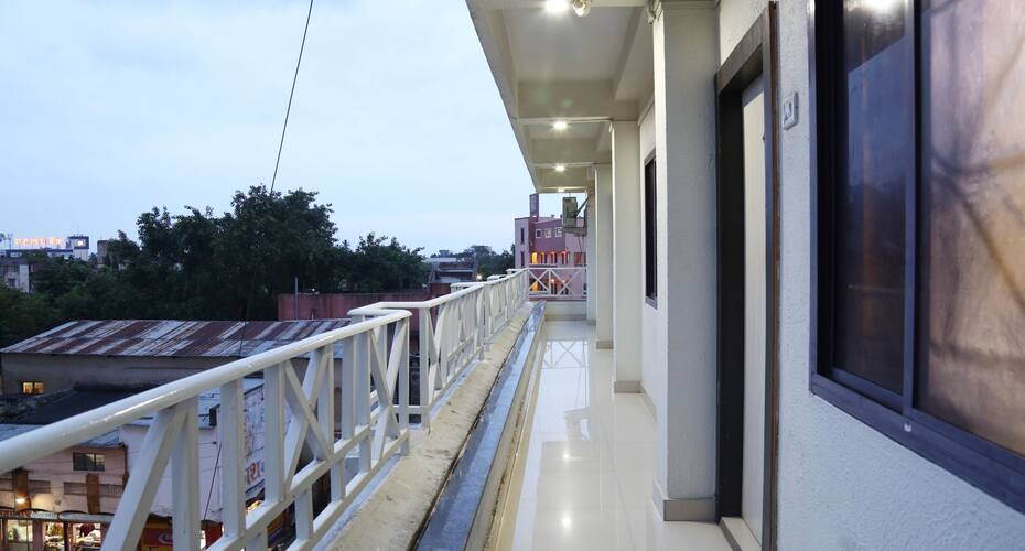 Hotel Sai Nisarg Lodging, Ahmednagar 5